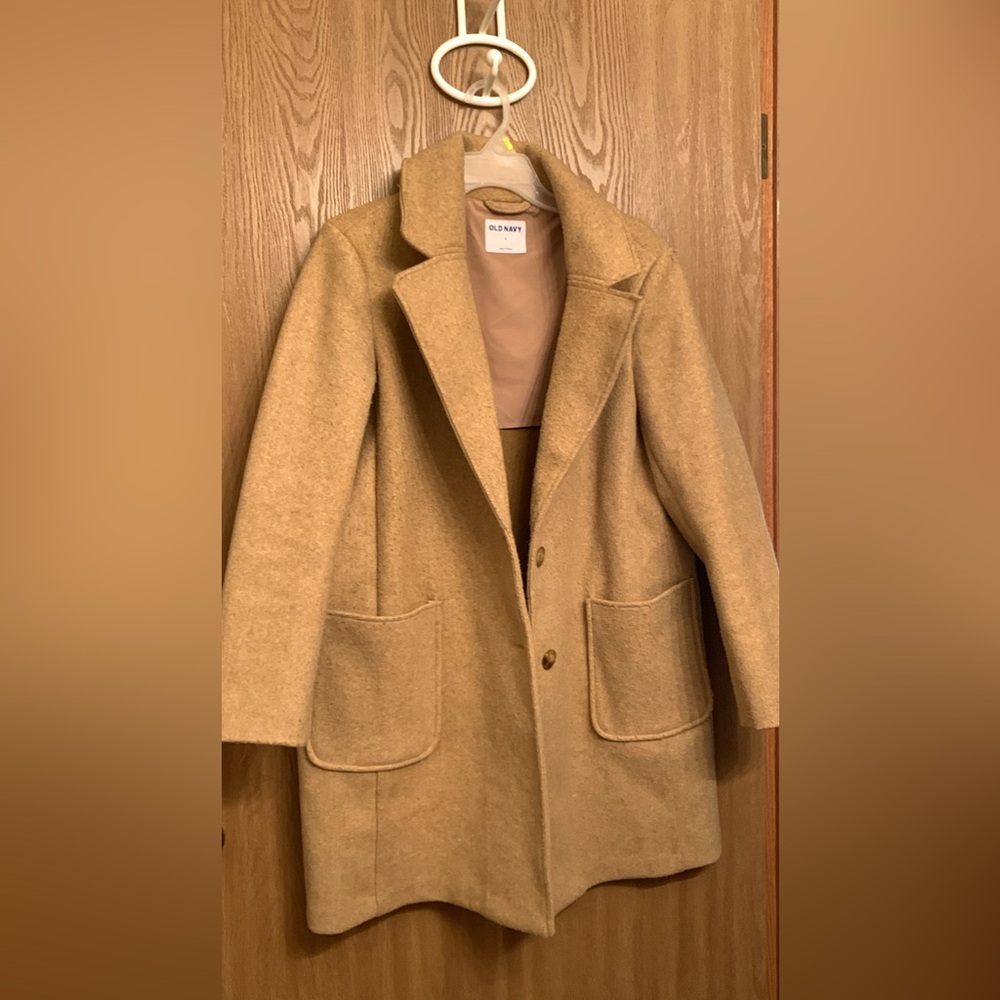 Large - Old Navy Coat (Women’s)
